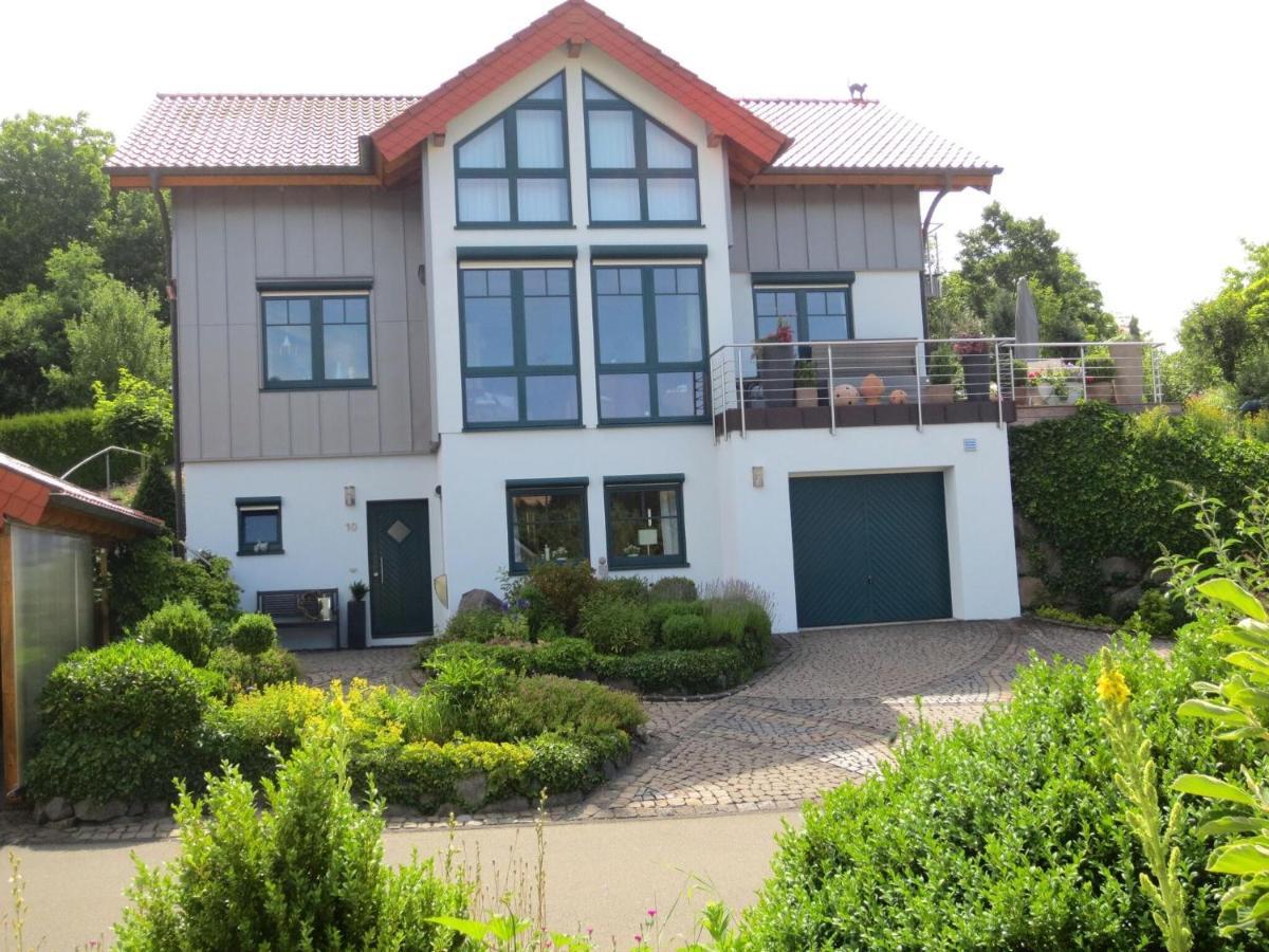 Holiday Flat With Idyllic Garden In Daun Eksteriør billede
