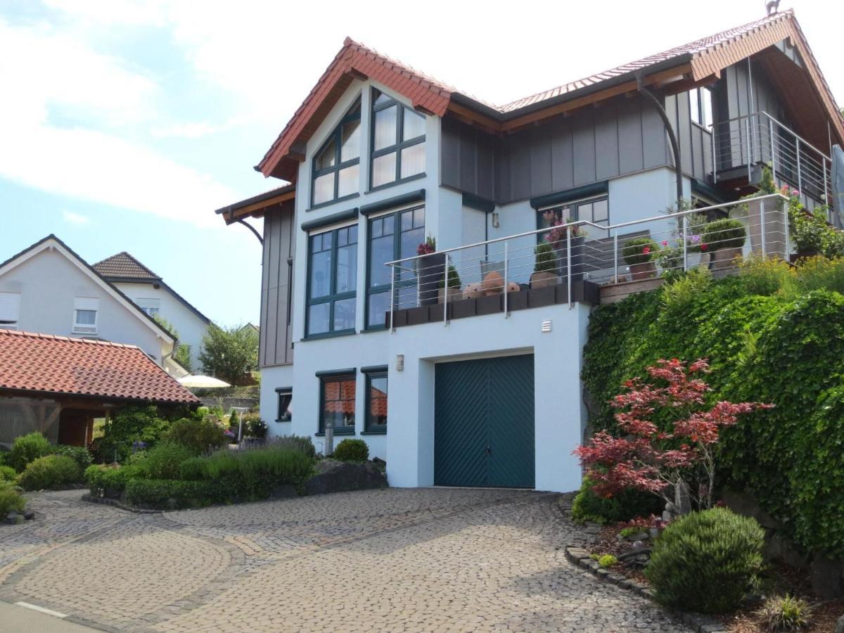 Holiday Flat With Idyllic Garden In Daun Eksteriør billede