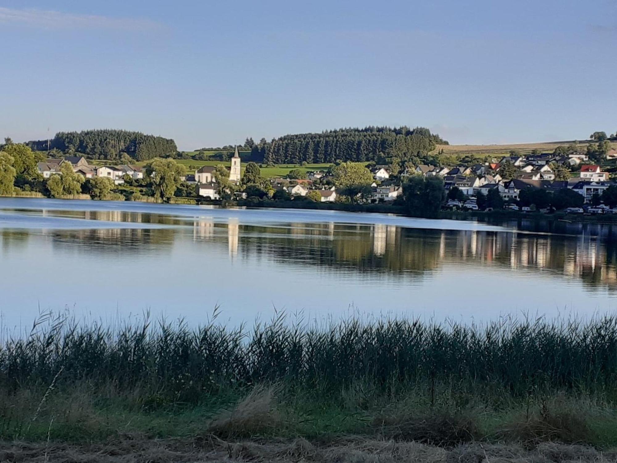 Holiday Flat With Idyllic Garden In Daun Eksteriør billede
